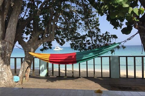 Privater Transfer vom Flughafen Montego Bay nach Negril (Hin- und Rückfahrt)