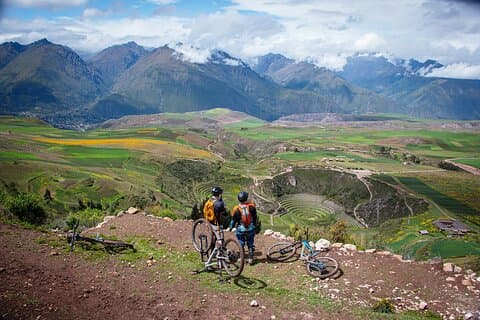 Tour privato in bicicletta della Valle Sacra Maras Moray da Cusco