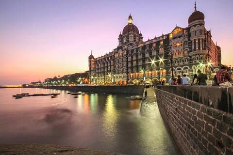 Upplev det pulserande och spännande nattlivet i Mumbai
