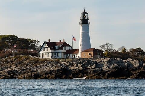 Small Group Afternoon Lighthouse Boat Cruise With Local Drinks