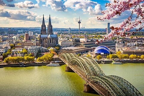 Det beste av Köln i 1-dagers privat guidet tur med transport