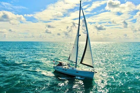 A private day on a sailing boat in the archipelago of La Maddalena