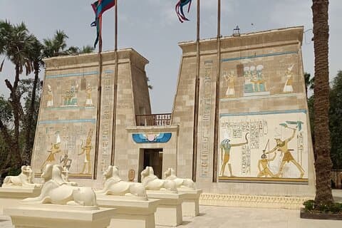Visite d'une demi-journée du village pharaonique