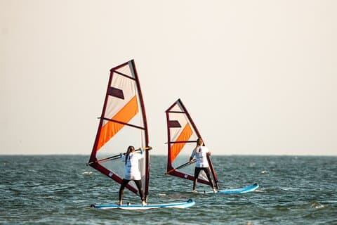 Lernen Sie Windsurfen in Porto!