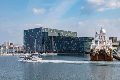 Servicio de traslado privado desde hoteles en Reykjavik a la terminal de cruceros