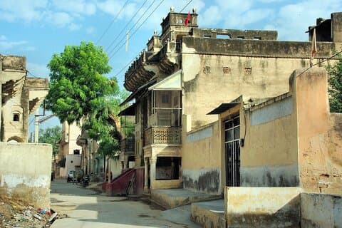 Visit Mandawa with Bikaner Drop from Jaipur with Guide Service