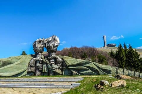 Excursão de um dia no Monumento Comunista Buzludzha e no Vale das Rosas