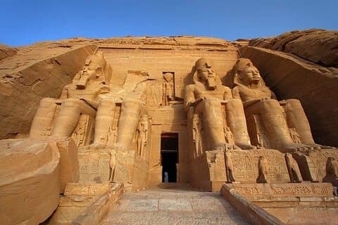Viagem de dois dias a Abu Simbel e Aswan saindo de Hurghada