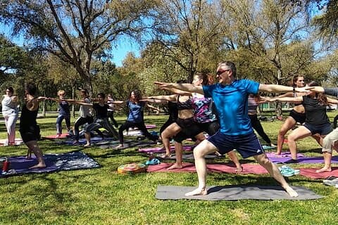 Yoga i María Luisa Park i Sevilla