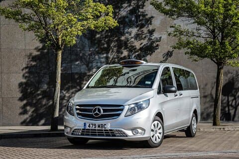 Private Transfer 1 way from Disneyland Paris to Paris City or Hotel
