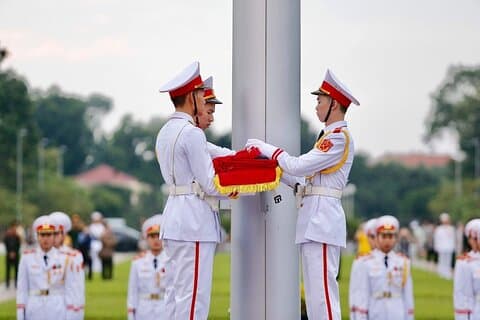 Hanoi Privé dagtour : verborgen juweeltjes, Hoa Lo gevangenis, treinstraat