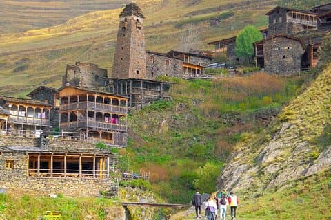 5D Tour in een van de hoogst berijdbare bergen in de Kaukasus, Tusheti