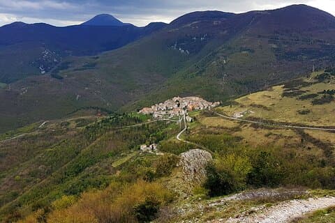 5 Hour Fully Escorted Hiking Activity in Castelletta