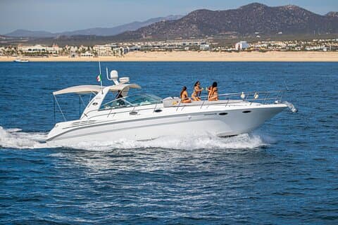 Luxury 42' Yacht Tour in Cabo for Snorkeling and Sunset