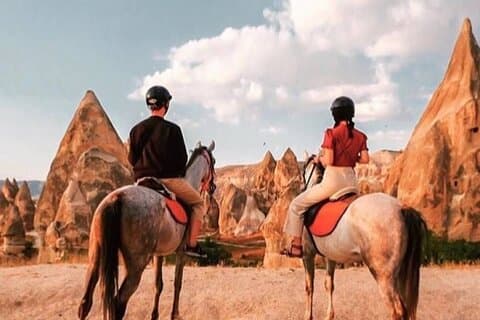 Explorez les vallées cachées de la Cappadoce à cheval