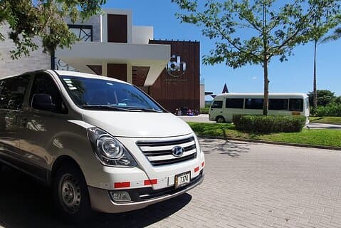 Privater VIP Transfer La Fortuna nach Tamarindo, Flamingo & Conchal