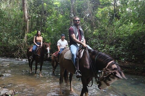 Équitation dans la jungle près de Panama City