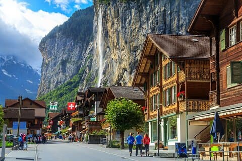 Mountain Majesty : visite en petit groupe à Lauterbrunnen et Mürren