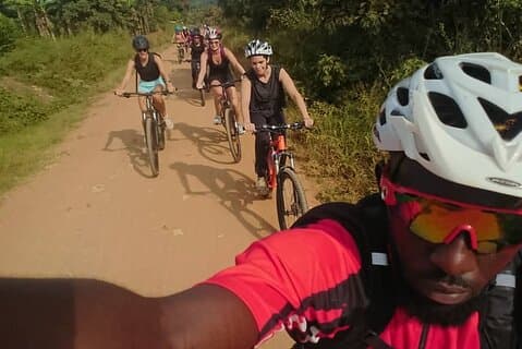 Tour guiado en bicicleta de 3 horas por el lago Victoria