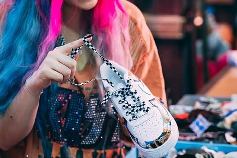 Personaliza tus zapatillas en una obra de arte en París
