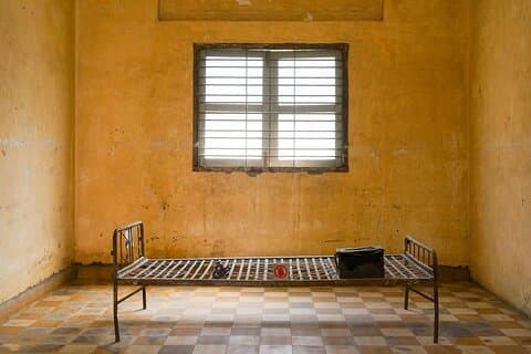 Excursão de meio dia ao Museu Tuol Sleng e ao mercado russo