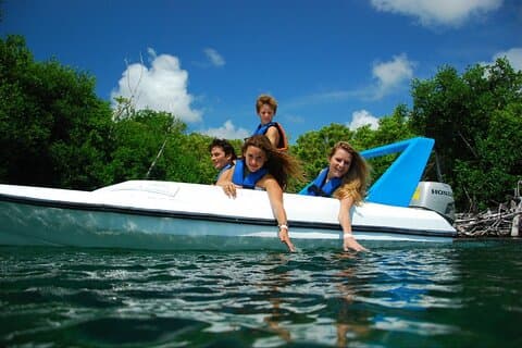 Lanchas Rápidas por la Laguna de Cancún (Jungle Tour Parejas)