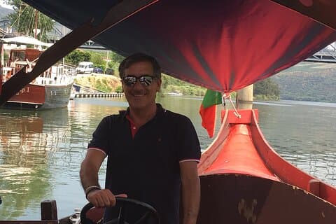 Tour per piccoli gruppi della valle del Douro con degustazione di vini, crociera sul fiume e pranzo