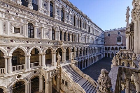 Venedig: Dogepalads guidet tur med billetter og valgfri gondol
