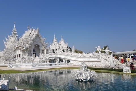 Excursão privada aos templos de Chiang Rai saindo de Chiang Mai com almoço