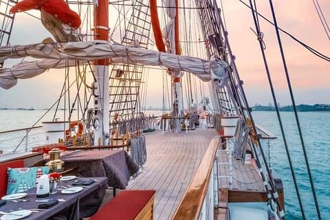 Royal Albatross - Breakfast Cruise with Buffet Breakfast