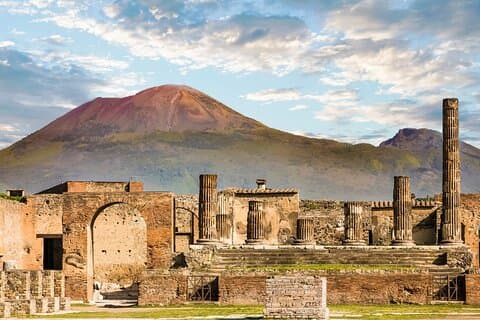 Private tour of Pompeii and Vesuvius from Amalfi Coast