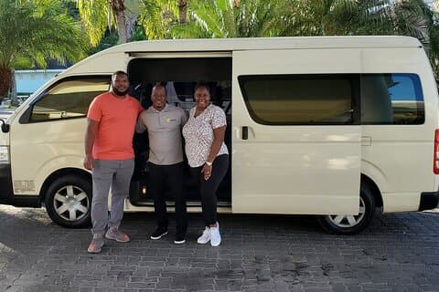 Traslado privado de ida y vuelta de Montego Bay a Grand Palladium