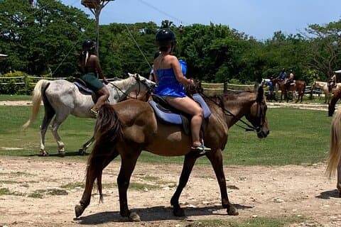 Ridning, Zipline och ATV Adventure från Montego Bay