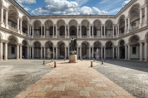 Tour privato a piedi Quartiere di Brera e Galleria di Brera
