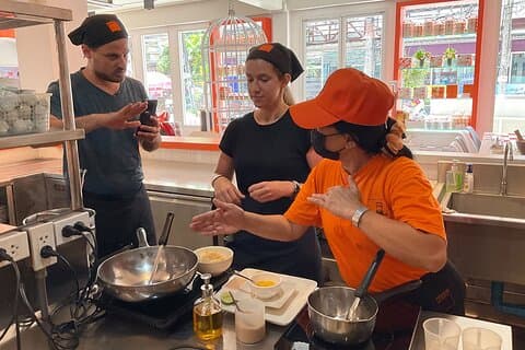 Clase de cocina tailandesa y recorrido por el mercado en Phuket