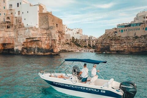 PRIVATE boat tour from Monopoli 3 or 5 with Skipper and Aperitif