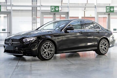 Private Departure from Helsinki to Helsinki Airport HEL by Sedan