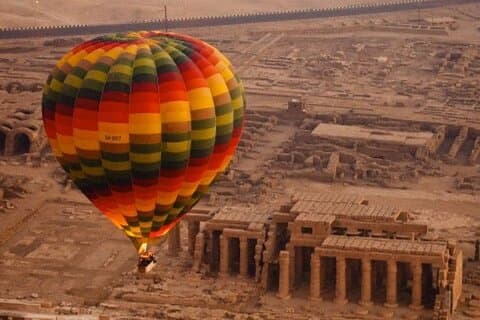 Fra Hurghada: Luxor overnattingstur med varmluftballongtur