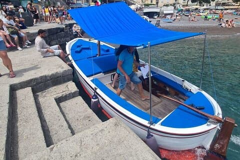 Giornata Privata a Bordo di una Tipica Barca da Positano a Amalfi