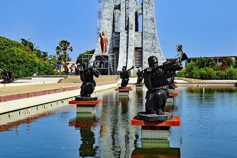Visitas privadas históricas de Accra con clases de baile y percusión