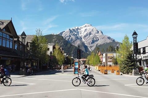 2-Hour Guided Banff Townsite e-Bike Explorer