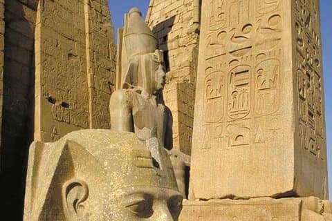 Excursion guidée d'une journée de Charm el-Cheikh à Louxor en avion