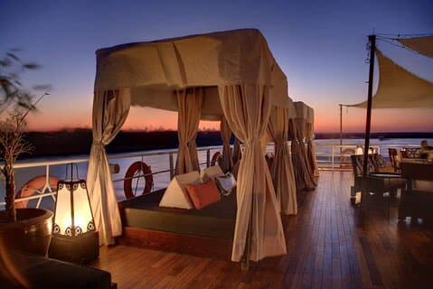 Croisière privée guidée de 4 jours et 3 nuits sur le Nil au départ d'Assouan / Louxor au départ d'Hurghada