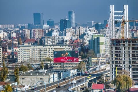 Privater Transfer von Bukarest nach Brasov mit 2-stündiger Besichtigung und lokalem Fahrer