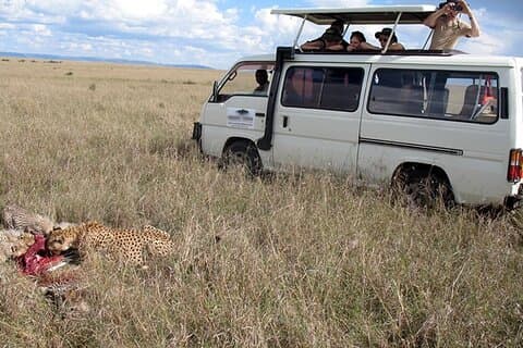 2 dagars Tsavo East Safari från Diani Beach Mombasa (minst 2 Pax)