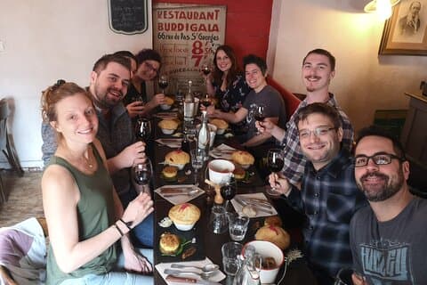 Food & History Tour in Bordeaux Old Town with Local Guide
