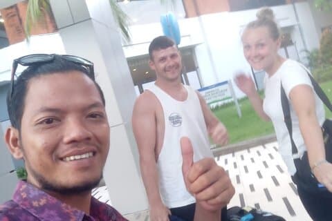 Transfer zum internationalen Flughafen Bali Ngurah Rai
