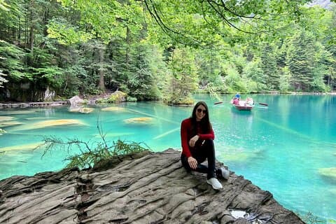 Blausee, Interlaken and alpine villages private guided tour from Luzern