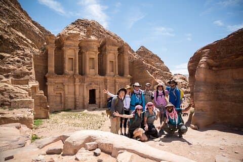Visite guidée de 2 jours en Jordanie à Petra, Wadi Rum et la mer Morte