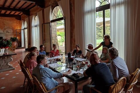 The magical Chianti Classico with sommelier - 2 wineries + lunch